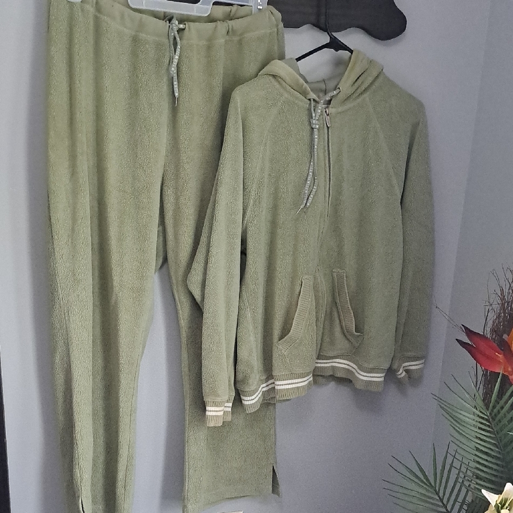 New York Laundry Cozy Green Sherpa Hoodie and Pants Set Size XL